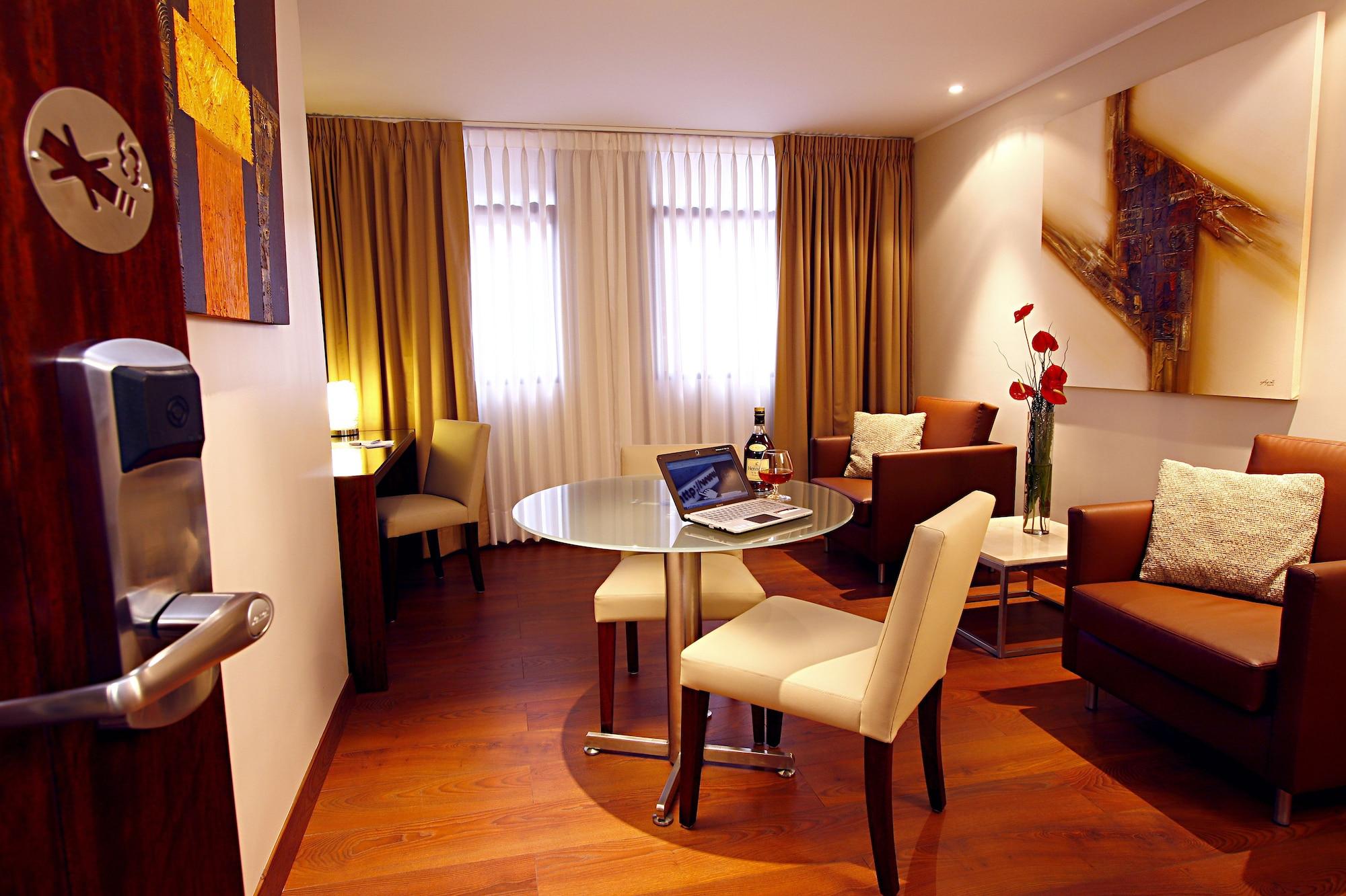 Hotel Reina Isabel Quito Exterior foto
