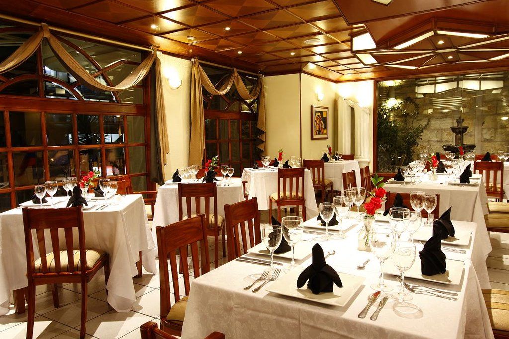 Hotel Reina Isabel Quito Exterior foto